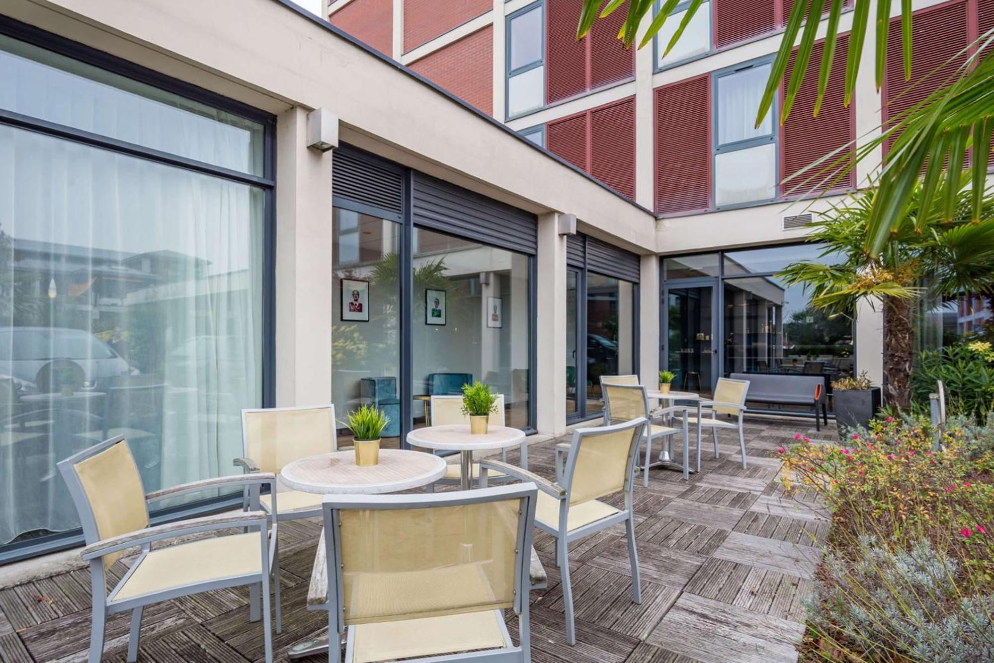 Brit Hotel Du Stade Rennes Ouest Exterior photo